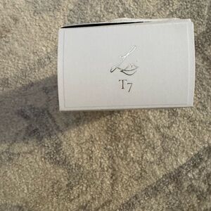 Lisa elridge seamless skin enhancing tint shade t7